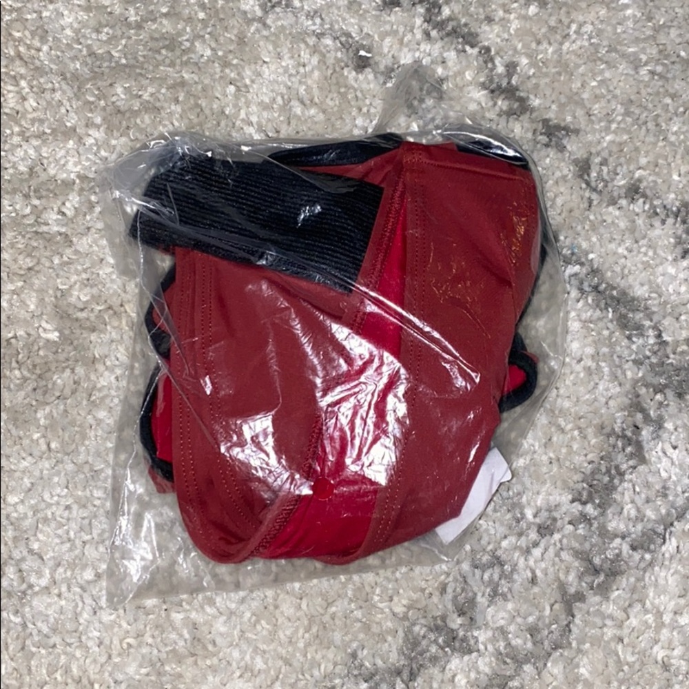 Bikini - Picture 3 of 5